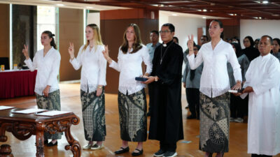 Empat pemain yakni Emily Julia Frederica Nahon, Felicia Victoria de Zeeuw, Iris Joska de Rouw, dan Isa Guusje Warps resmi menjadi WNI