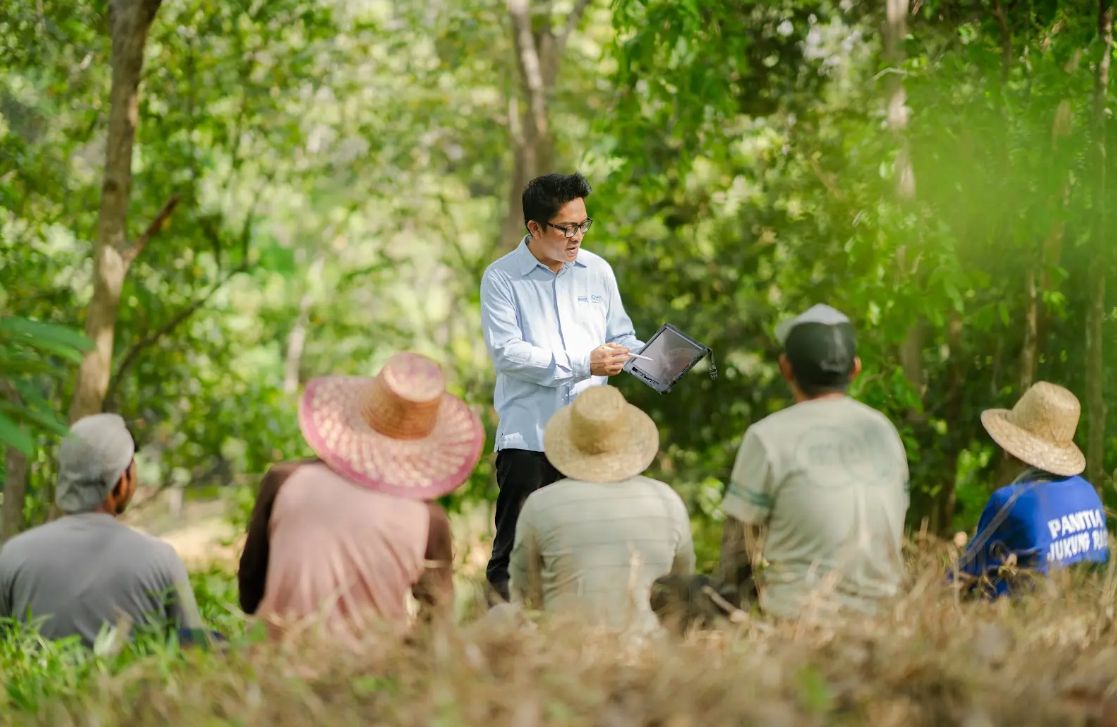 PT ABM Investama Tbk (ABMM) tunjukkan komitmen dalam wujudkan praktik bisnis berkelanjutan melalui program CSR. (Foto: Istimewa)