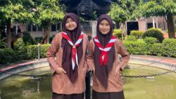 Tim Eumeesa SMAN 1 Glagah, Aulia Khairunnisa (kiri) dan Humairoh Alkayla Zahrani lolos final OPSI 2025. (Foto: Istimewa)