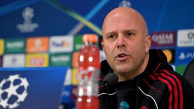 Manajer Liverpool FC, Arne Slot minta Mo Salah klarifikasi usai pernyataan kontroversial. (Foto: Getty Image)