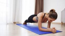 6 Gerakan Fitness di Rumah yang Efektif, Praktis, dan Bisa Menggantikan Gym