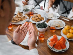 7 Tips Buka Puasa Sesuai Sunnah Nabi Muhammad SAW yang Dianjurkan dalam Islam