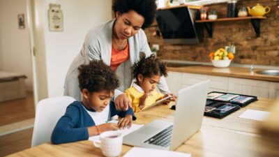 Tips memilih homeschooling internasional. (Foto: Getty Image)