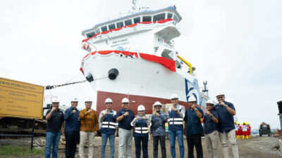 PT Alfa Trans Raya (ATR), anak usaha PT Cipta Krida Bahari (CKB Logistics), resmi luncurkan armada container vessel terbarunya, Alfa Trans Tiga, di area Pelabuhan Tanjung Emas, Semarang, Jawa Tengah. (Foto: Istimewa)