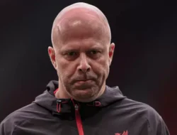 Petisi Arne Slot Out Tembus 1 Juta Tanda Tangan, Fans Liverpool Kehilangan Kesabaran