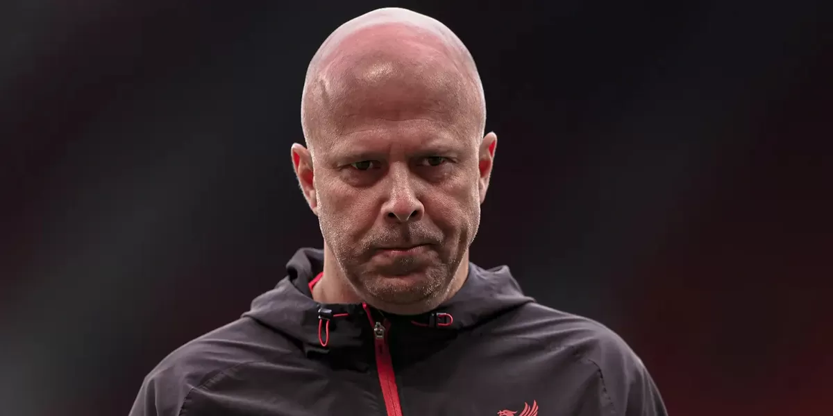 Petisi “Arne Slot Out” viral, fans Liverpool desak perubahan besar. (Foto: Istimewa)
